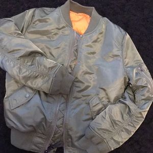 Army green alpha industries puffer jacket